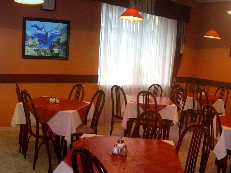 Hotel Mira Inn Прага Екстериор снимка