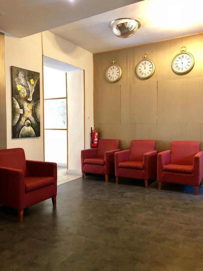 Hotel Mira Inn Прага Екстериор снимка